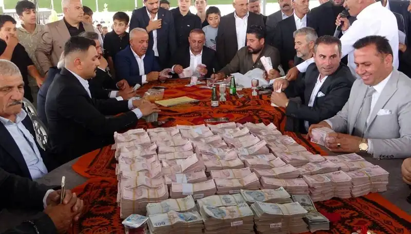 Aşiret Düğününde Şaşırtan Takı Töreni: 1,5 Kilo Altın ve 7,5 Milyon TL