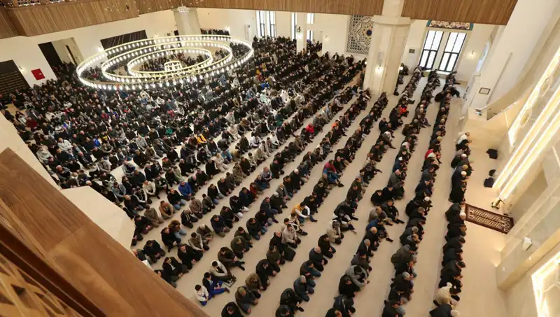 Cuma Namazı 4 Nisan 2025: İstanbul, Ankara, İzmir ve Diğer İllerin Saatleri