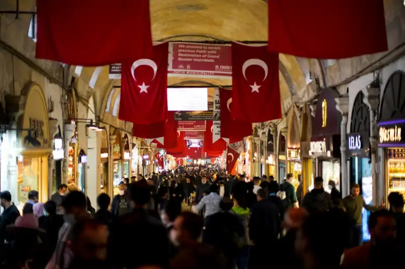 Kapalıçarşı'da 100 Milyon Liralık Vurgun: Korumalar ve Çakarlı Araçlar Arasında Geçen Olay!