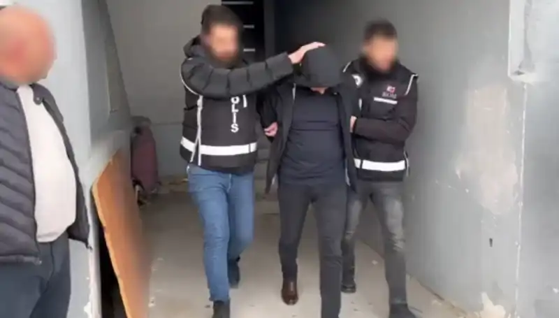 Dört İlde Çete Operasyonu: Silah ve El Bombaları Ele Geçirildi!