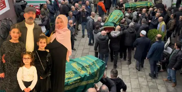 Rize'de Hayatını Kaybeden Kız Kardeşlere Duygusal Veda Töreni