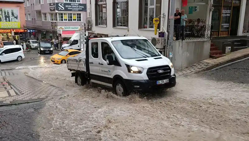 Ani Sağanak Yağışlar Şehirde Su Baskınlarına Neden Oldu!