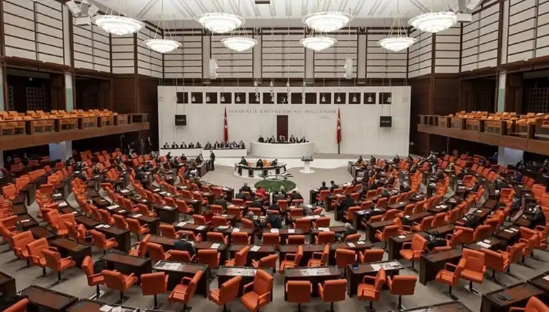 Meclis’teki Gıda Zehirlenmesi İddialarına Yanıt: Hasan Turan Açıklık Getirdi
