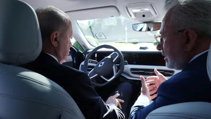 Cumhurbaşkanı Erdoğan, Togg’un Yeni Modeli ile Yolda: Beklentiler ve Yenilikler