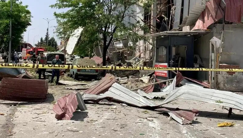 Gaziantep'te Fabrikada Korkunç Patlama! Yaralı Sayısı Giderek Artıyor