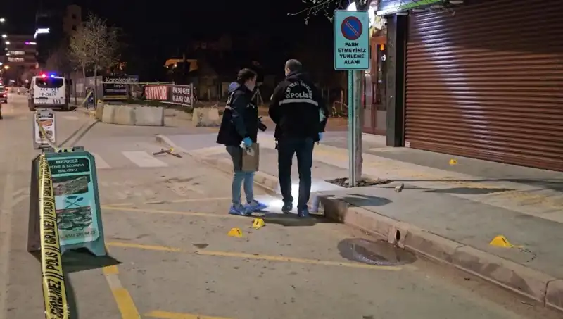 Pideci Dükkanında Şok Olay: 1 Ölü, 3 Yaralı Kavga