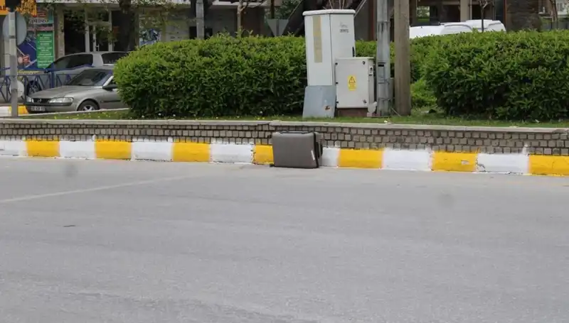Minibüsten Düşen Valiz, Polis Ekiplerini Harekete Geçirdi!