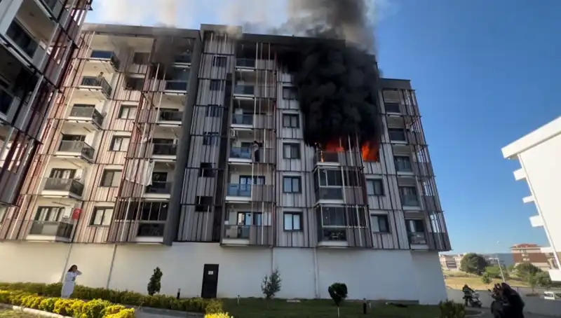 Çanakkale'de Yangın Korkusu: Sabah Aniden Yükselen Alevler