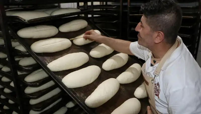 250 Derecelik Fırınlarda Mucizeler Yaratan İşçiler: Sıcakların Zorlu Mücadelesi