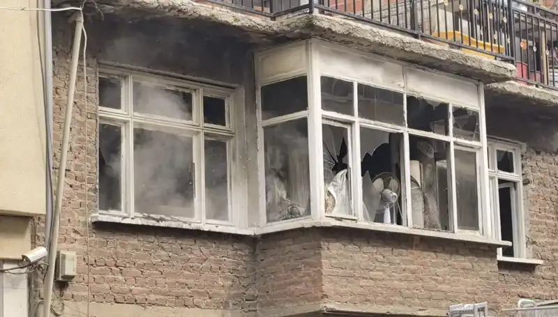 Bursa'da Günün Şok Edici Olayı: 2 Katlı Ev Alev Alev Yandı!