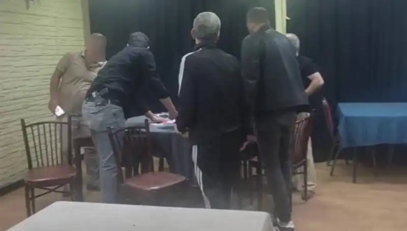 Kumar Oynarken Yakalanan Adamın Savunması Herkesi Şaşkına Çeviriyor!