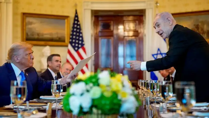 Beyaz Saray'da Kritik Toplantı: Son Adımda Neler Oluyor?